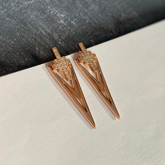 LAST ONE Cross Earrings 18k Gold Plated Luxury Jewelry - Picture 6 of 11